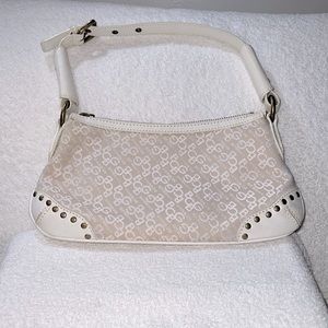 🎉HP🎉BCBGirls Off White/ Beige Handbag